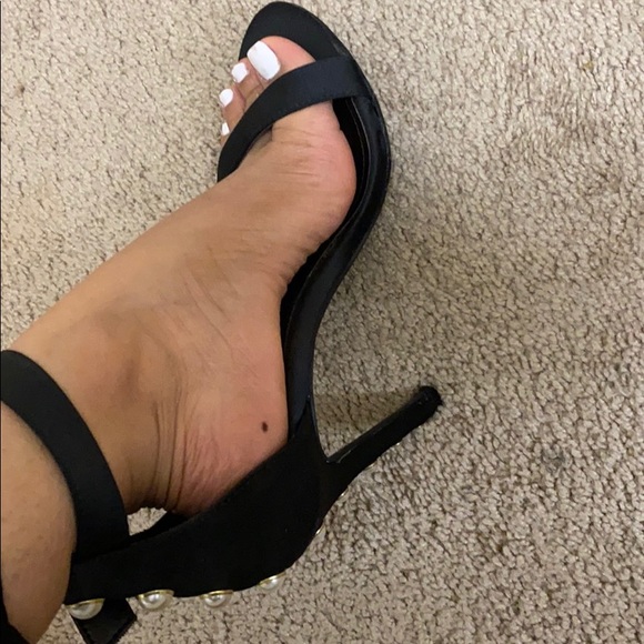Heels - Picture 2 of 3